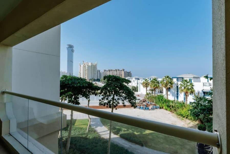 6 bedroom balcony view. jpg