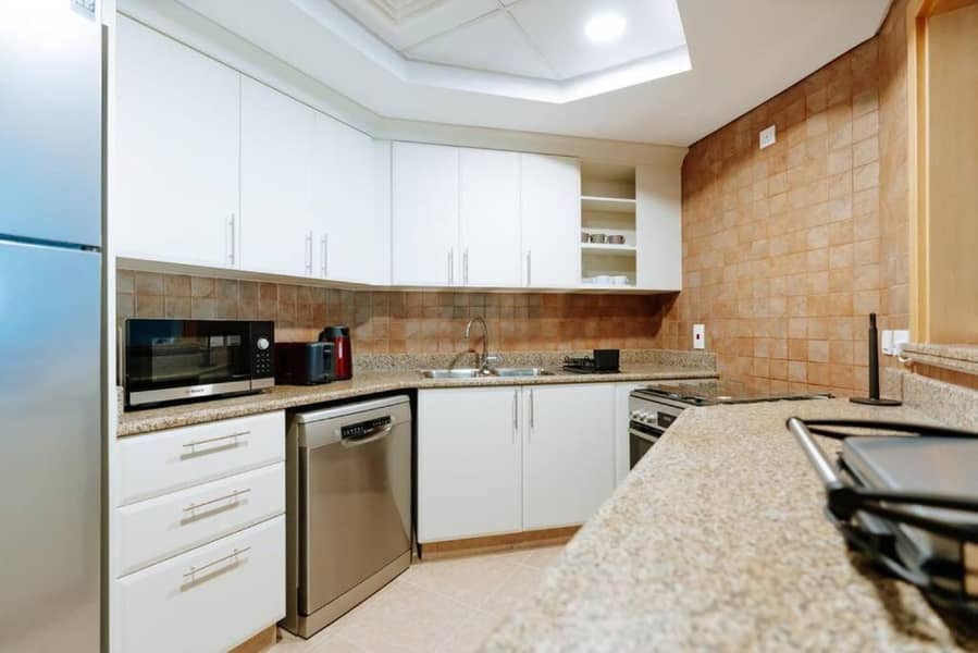 13 kitchen 2. jpg