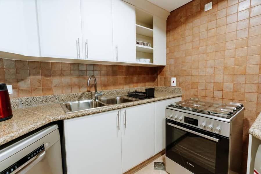 16 Kitchen. jpg