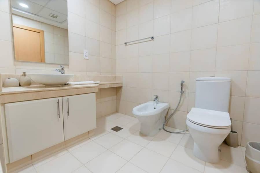 28 bathroom. jpg