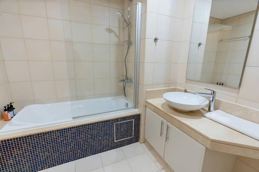 30 bathtub. jpg