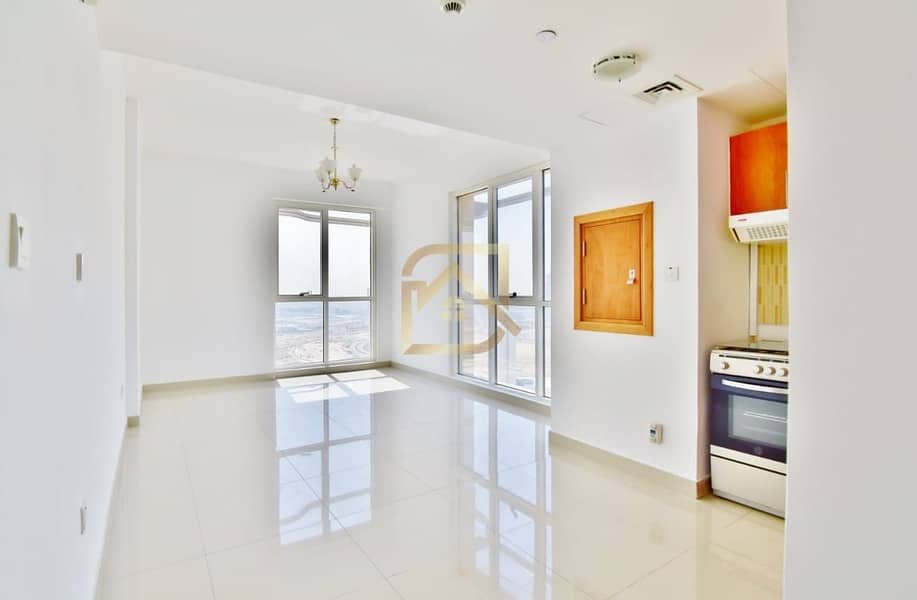 Live by the Water 1-Bedroom | Multiple chqs