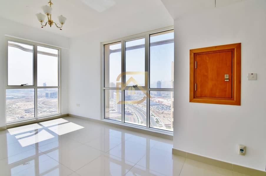 Live by the Water 1-Bedroom | Multiple chqs