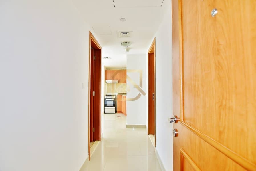 Live by the Water 1-Bedroom | Multiple chqs