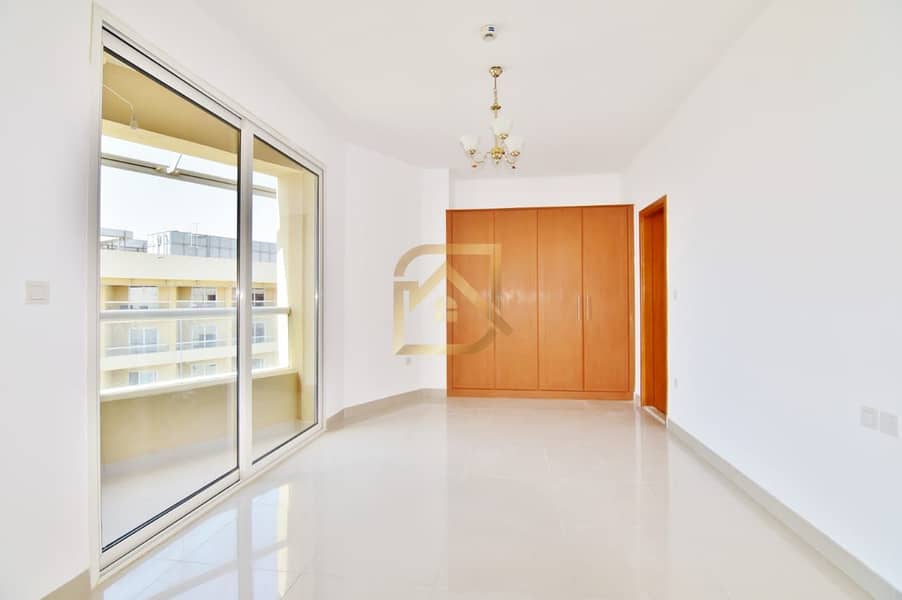 Live by the Water 1-Bedroom | Multiple chqs - Image 6