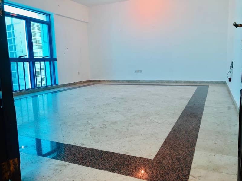 شقة في شارع المطار 3 غرف 80000 درهم - 4342358 شقة في شارع المطار 3 غرف 80000 درهم - 4342358