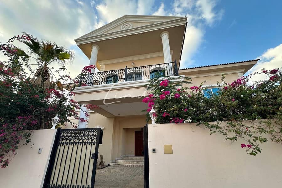 Stunning Villa | Close to Beach | Shared Pool Gym