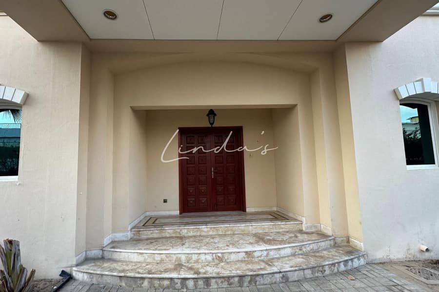 Stunning Villa | Close to Beach | Shared Pool Gym