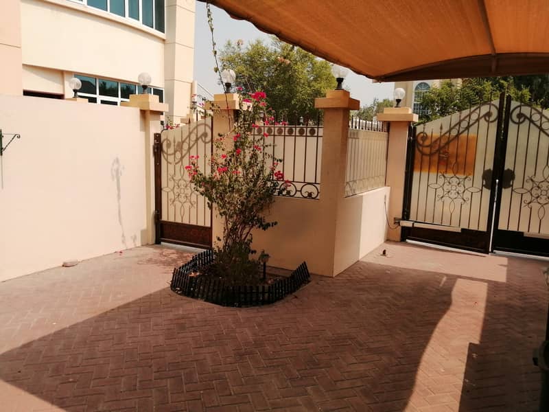 Semi Detached / well maintained 3 BHK villa