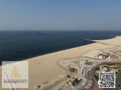 شقة فاخرة مكونة من غرفتي نوم وصالة بإطلالة جزئية على البحر