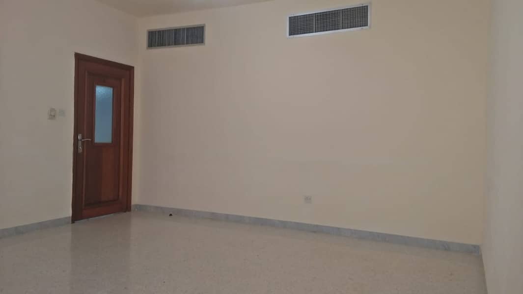 Квартира в Аль Халидия, 2 cпальни, 52000 AED - 4342836