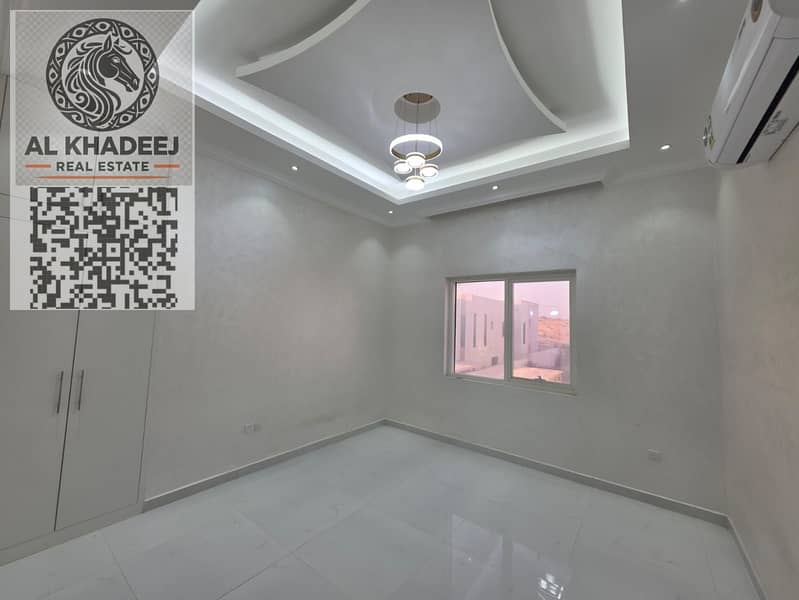 10 ef9d73ec-cdbd-495e-829b-2cde6481e99a. jpg