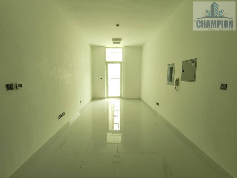 ICONIC BUILDING - ROUND ABOUT VIEWS - GOOD ROI % - NEAR TO UNION PARK