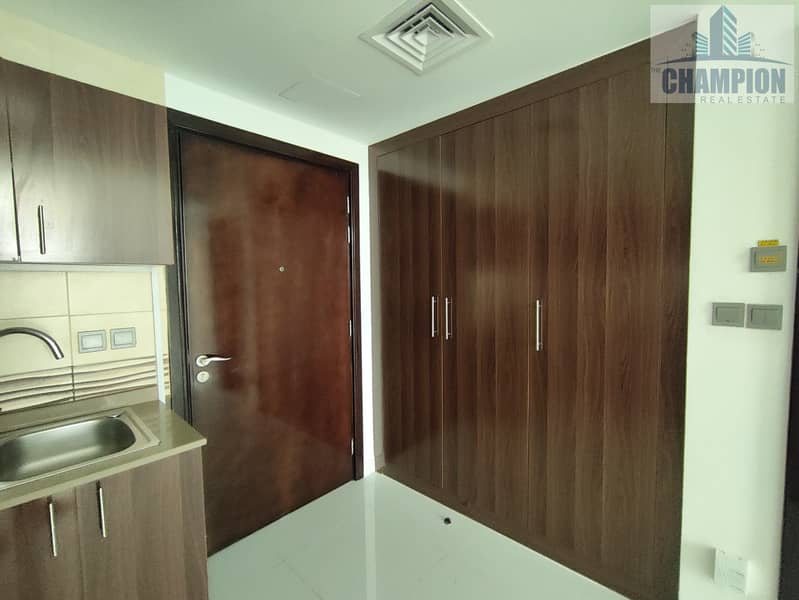 ICONIC BUILDING - ROUND ABOUT VIEWS - GOOD ROI % - NEAR TO UNION PARK - Image 10