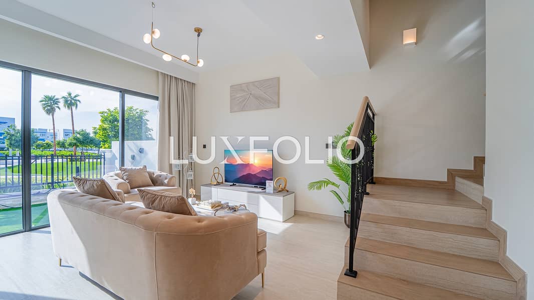 Stylish 4 Bed Home with Garden in DAMAC Lagoons