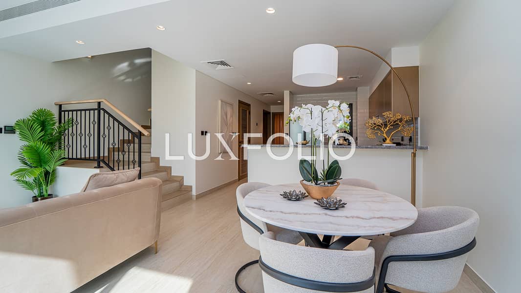 Stylish 4 Bed Home with Garden in DAMAC Lagoons