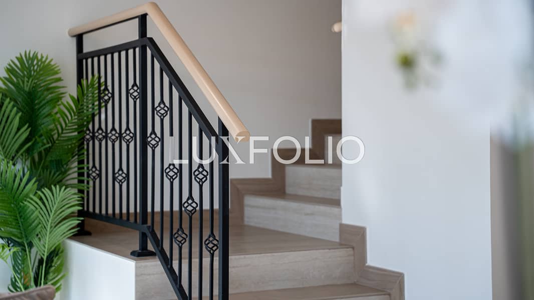 Stylish 4 Bed Home with Garden in DAMAC Lagoons