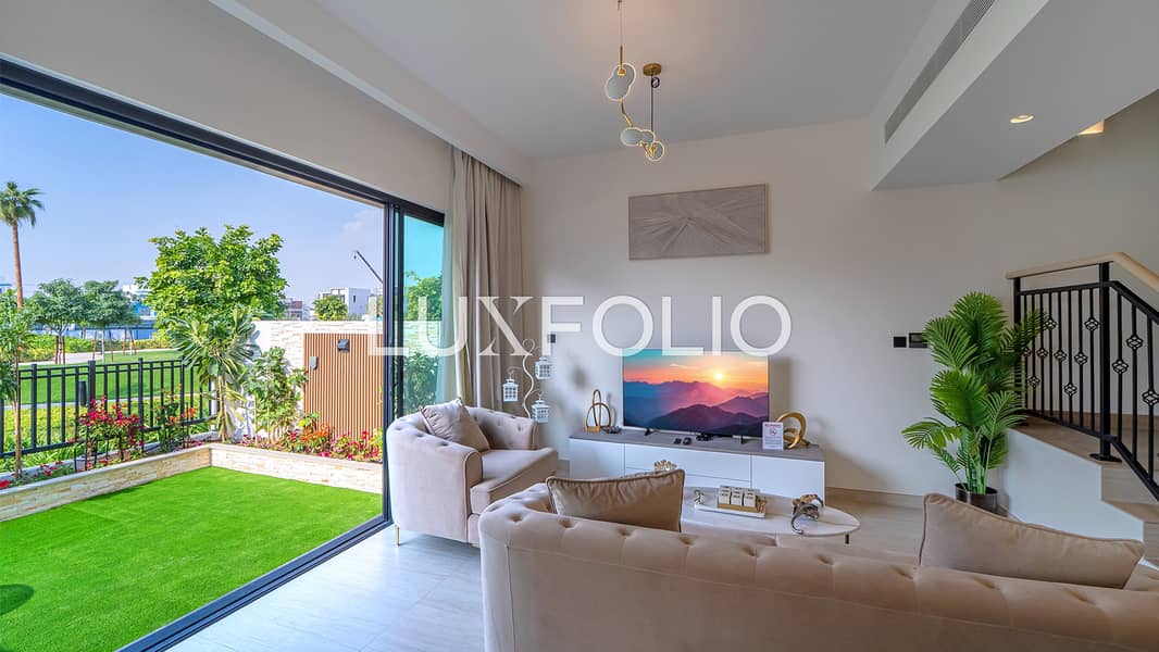 Stylish 4 Bed Home with Garden in DAMAC Lagoons - Image 34