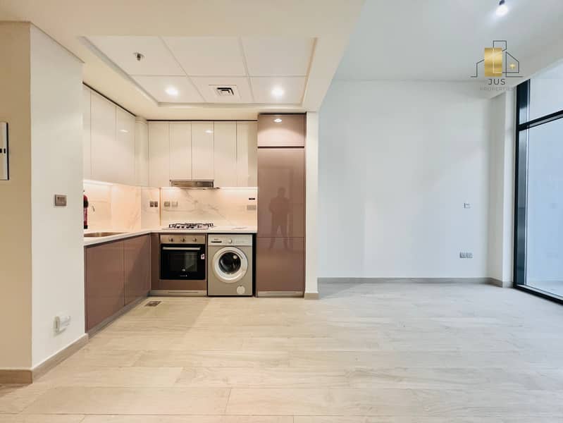 POOL AMENITIES VIEW - NO CONSTRUCTION VIEW - CHILLER FREE - READY TO MOVE - Image 7