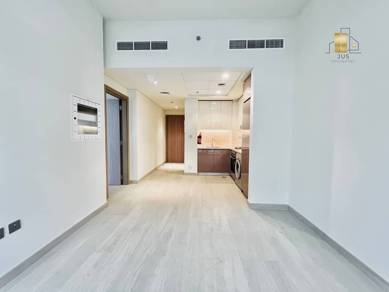 POOL AMENITIES VIEW - NO CONSTRUCTION VIEW - CHILLER FREE - READY TO MOVE - Image 8