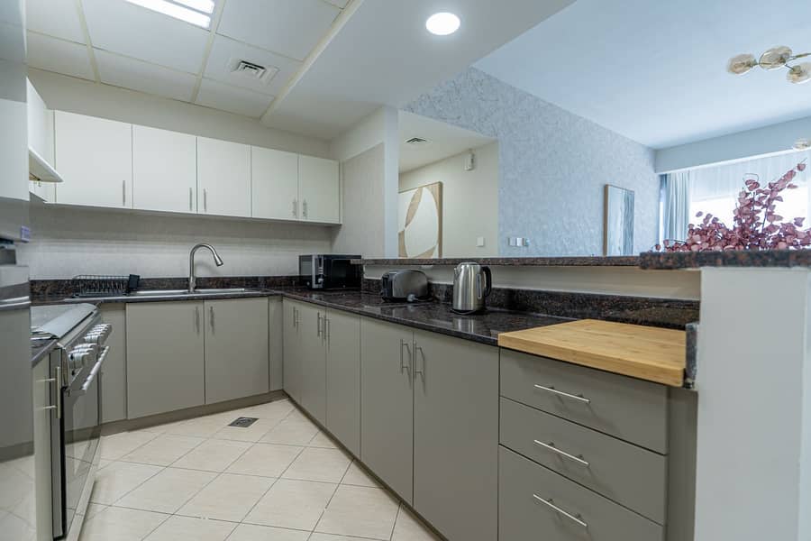 13 kitchen . jpg