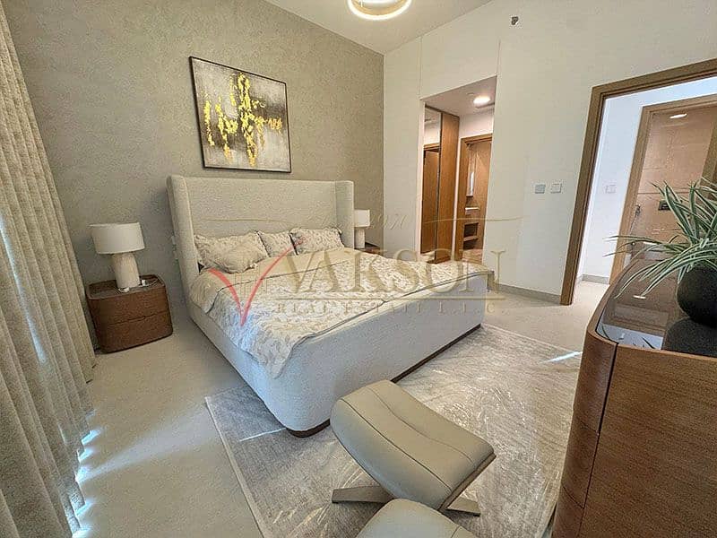 Brand New | Furnished | Sea & Burj Khalifa View | Bur Dubai - Image 10