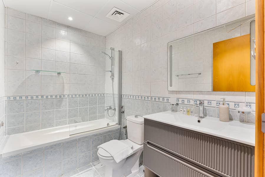 11 Full Bathroom (4). jpeg