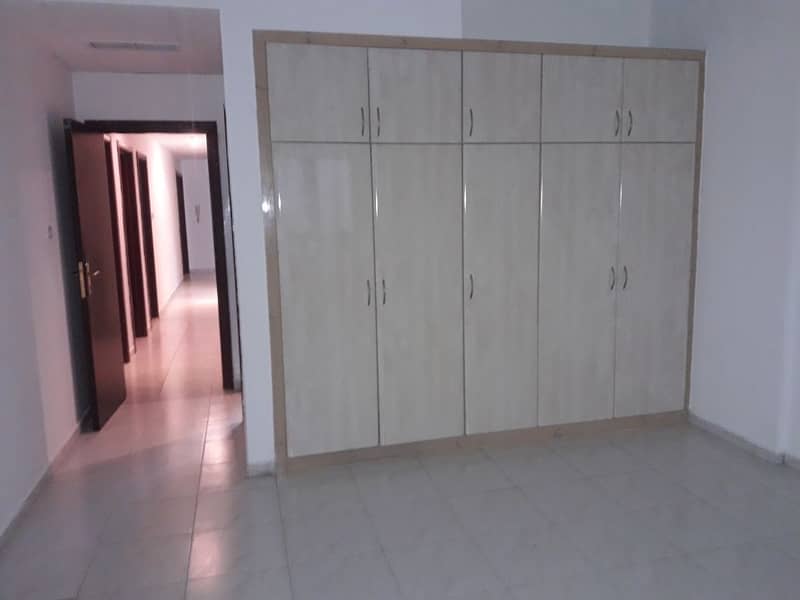 FAMILY SHARING SPECIOUS 3 BHK WITH 4 BATH -MAID ROOM  2 BALCONY COVERED PARKING IN 70K