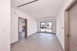 Bright & Modern 2-Bedroom Apartment in Prime Location