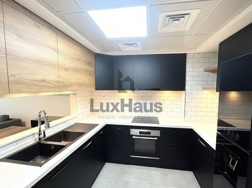 3 Kitchen 1. jpg