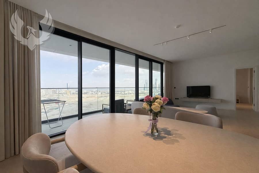Natural light | Hotel Services | Largest Layout Natural light | Hotel Services | Largest Layout
