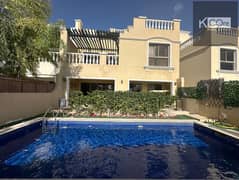 تاون هاوس في تاون هاوس قرية الحمراء،قرية الحمراء 5 غرف 185000 درهم - 13866577