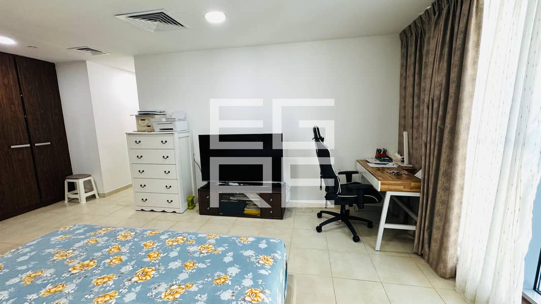 Spacious 3 Bedroom + Maids room l Open Community View l Vacant - Image 7