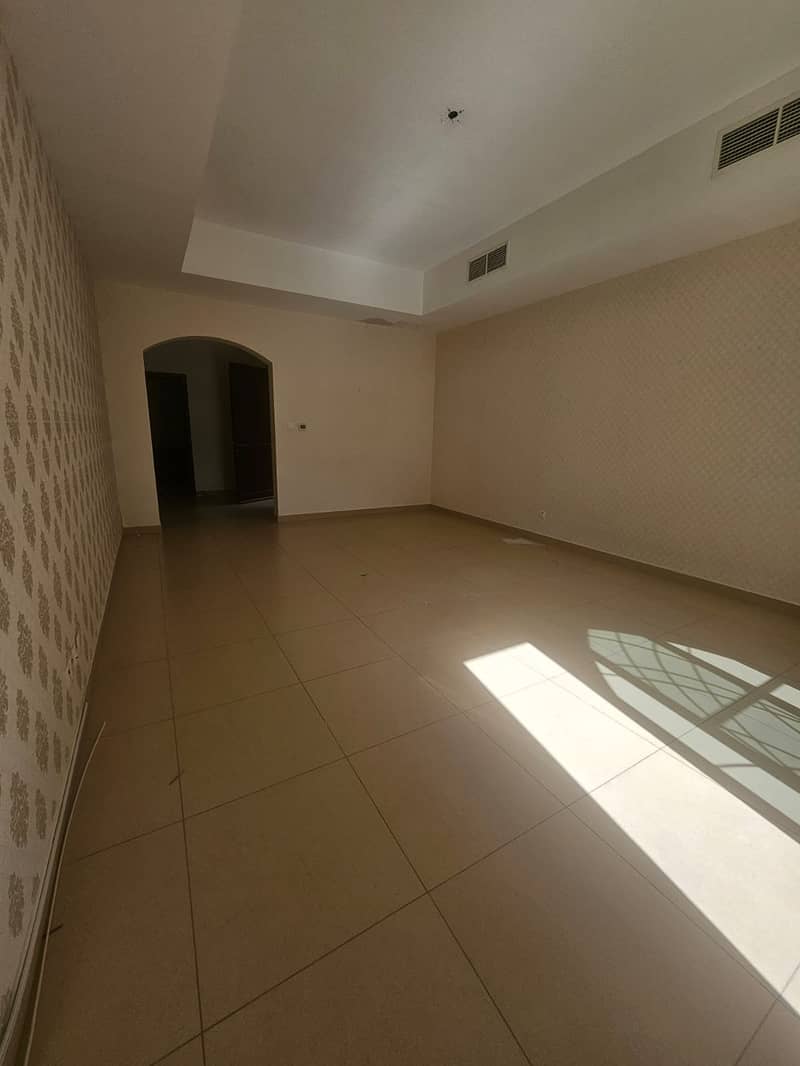 very nice 3 bedroom cedar villa for rent Dubai silicon oasis block A very close to facilities