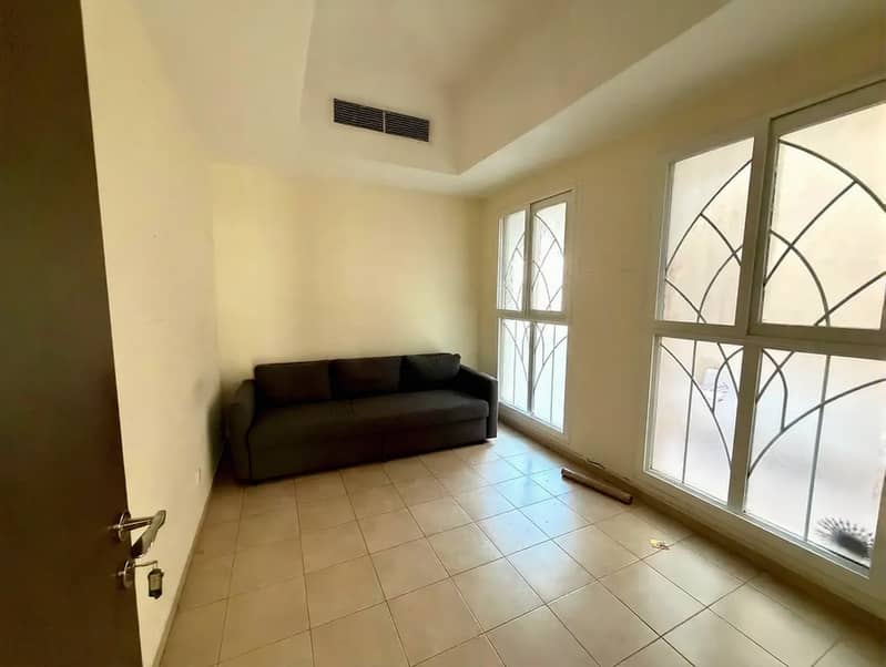 very nice 3 bedroom cedar villa for rent Dubai silicon oasis block A very close to facilities - Image 11