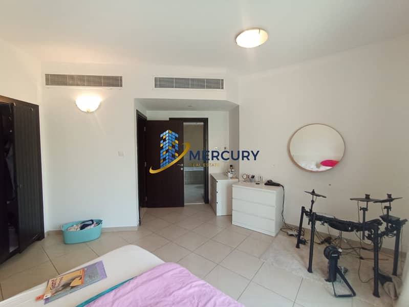 Well maintained - Large unit - close to the pool