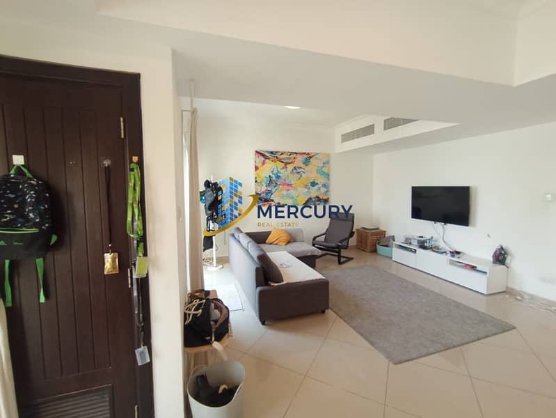 Well maintained - Large unit - close to the pool