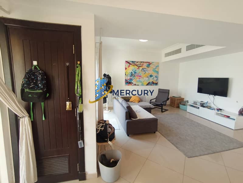 Well maintained - Large unit - close to the pool