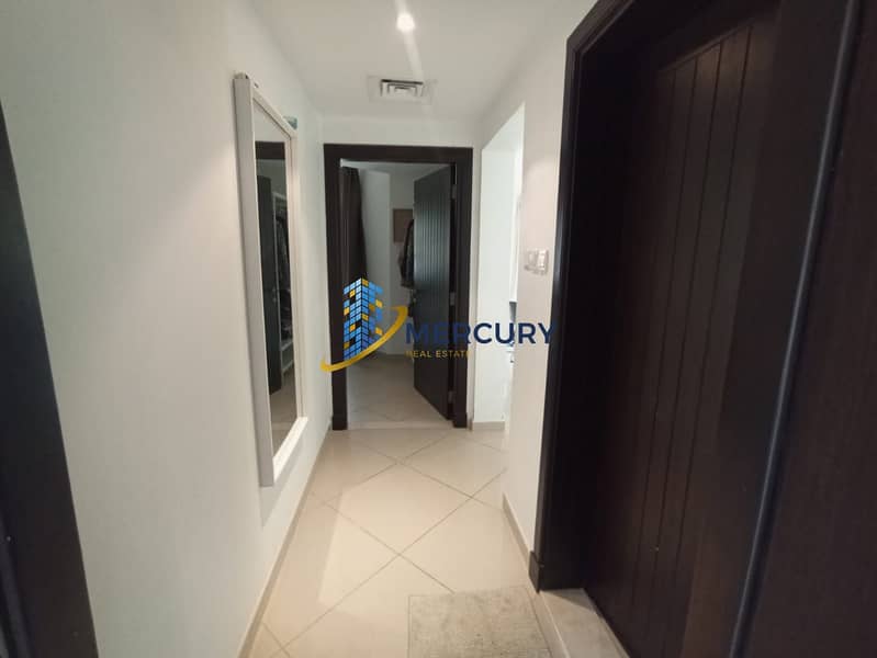 Well maintained - Large unit - close to the pool - Image 7