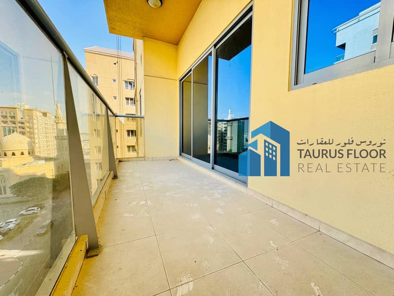 Spacious 2BHK | Gym Pool | Near Madina Mall - Image 8