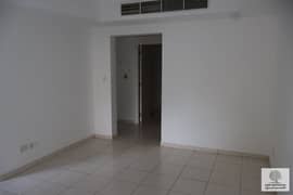 فيلا واسعة بغرفتين نوم مع حديقة وغرفة خادمة ومستودع – سبرينغز 15