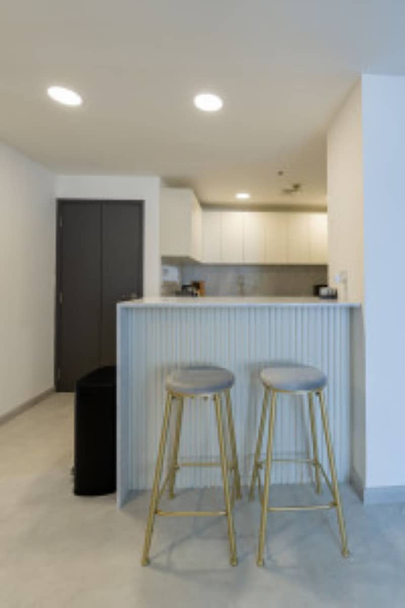 21 kitchen island. jpg