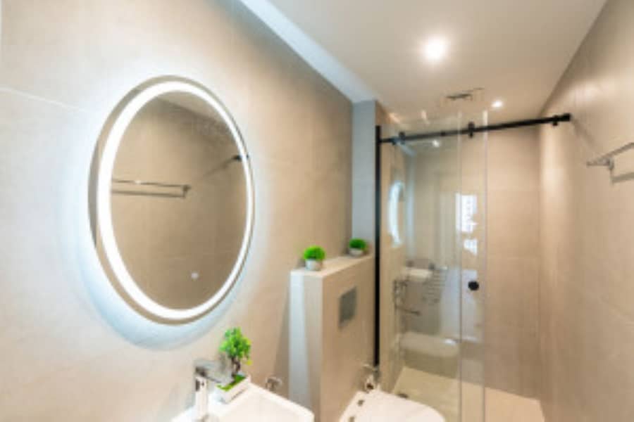 24 insuite bathroom with shower. jpg