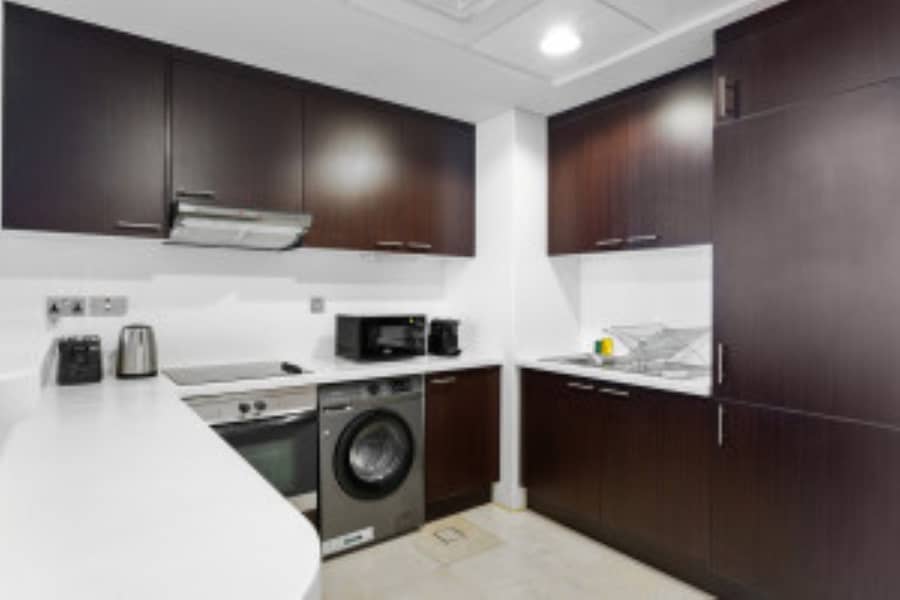 8 kitchen. jpg