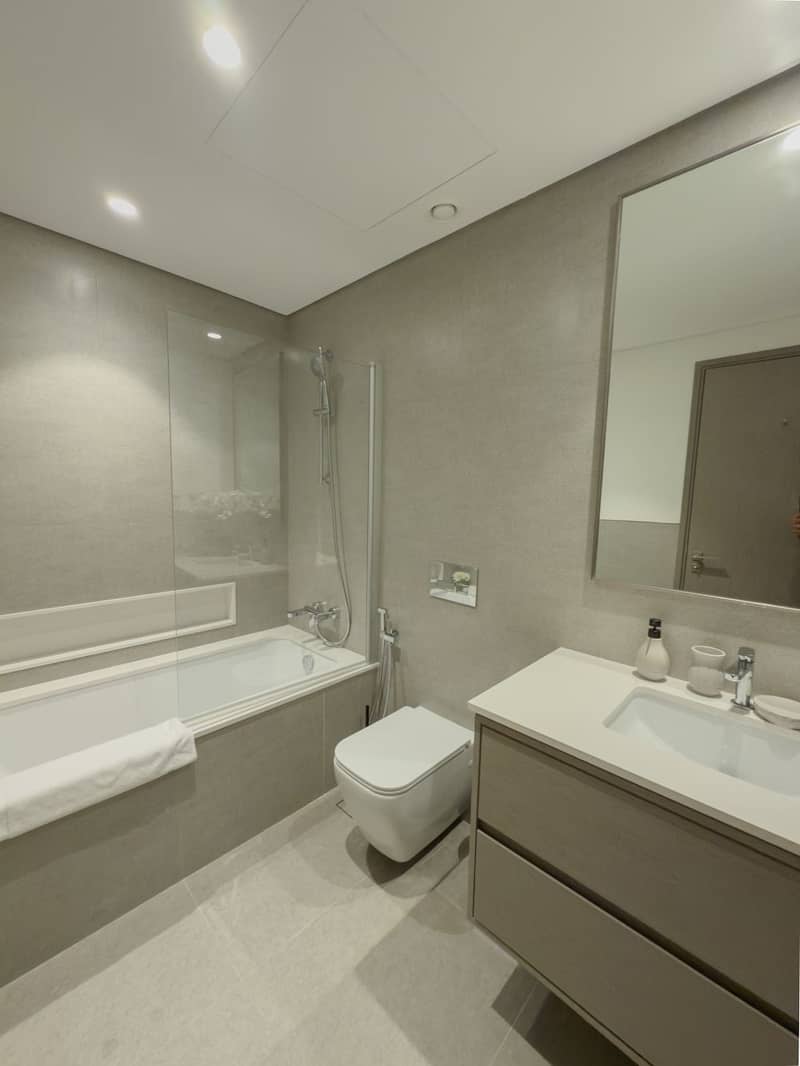 23 bathtub. jpg