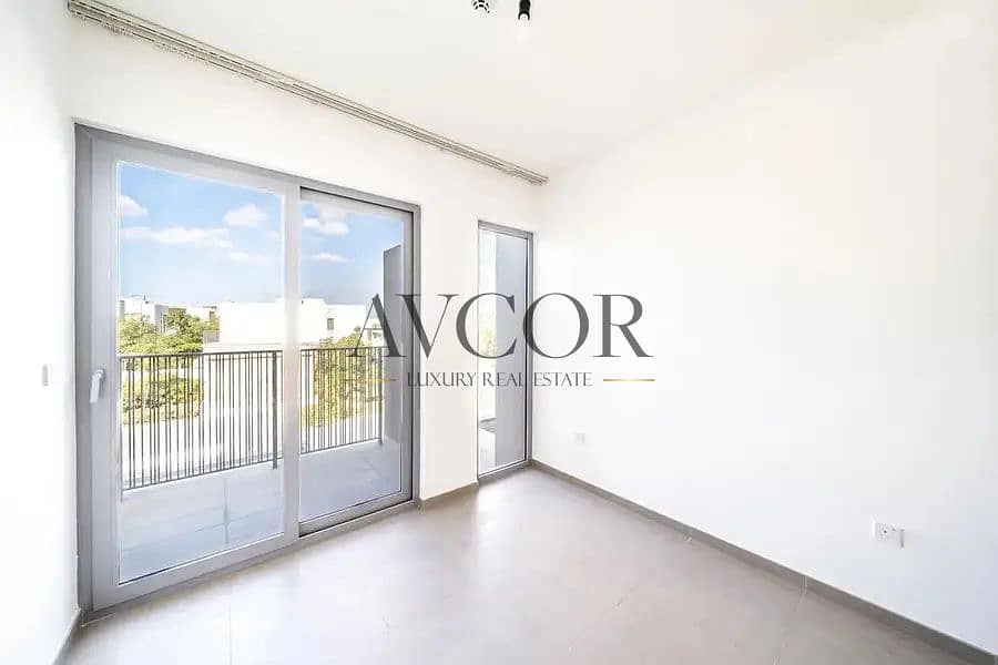 Vacant | Vastu | Exclusive | Free mortgage - Image 6