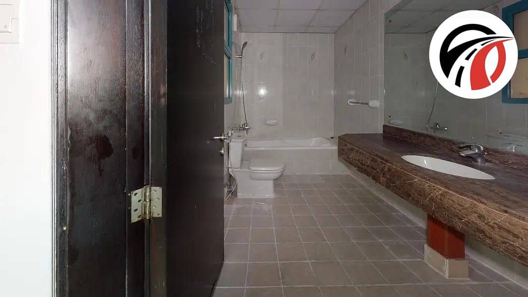 Spacious 3 BHK | Ready To Move | Vacant Unit | One Month Free | Prime Location - Image 10