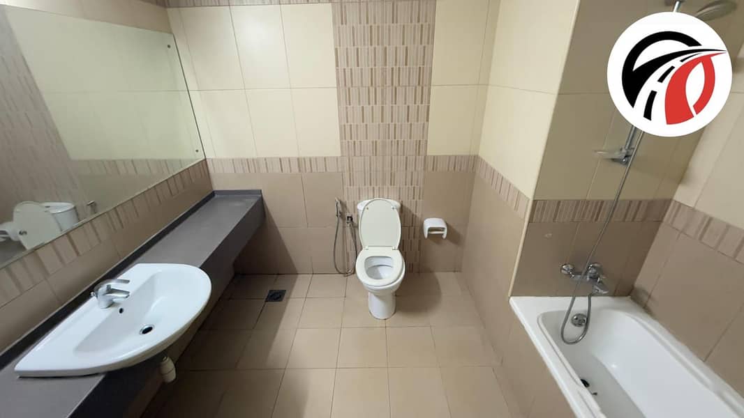 Spacious 2BHK | Ready To Move | Vacant Unit | 65k Only | Prime Location - Image 9