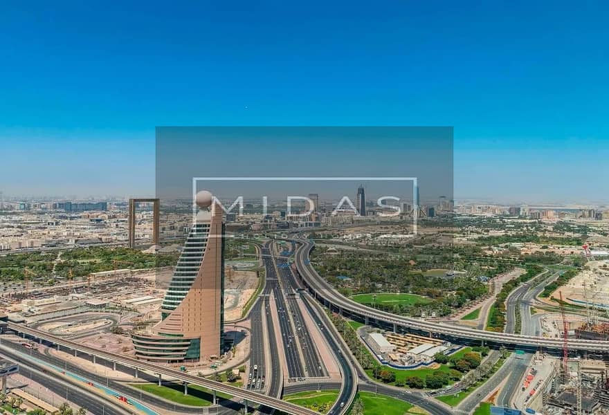 Spacious I Jacuzzi I Skyline Views I Pet Friendly