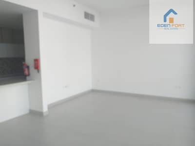 Unique & Huge 1BHK Golf Course View in Ice Hockey Tower Unique & Huge 1BHK Golf Course View in Ice Hockey Tower